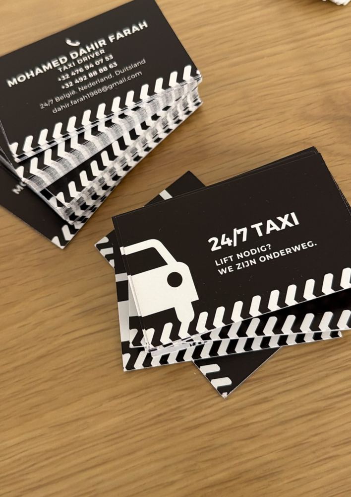 Visitekaartjes ontworpen en gedrukt voor een 24/7 taxibedrijf